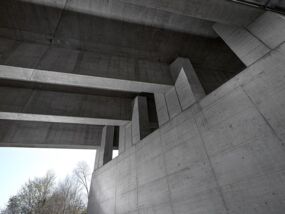 Erlaufbrücke der Umfahrungsstraße Wieselburg mit Sichtbeton von Wopfinger