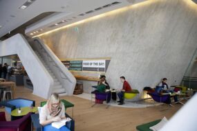 WU Learning & Library Center in Wien mit Sichtbetonelementen von Wopfinger