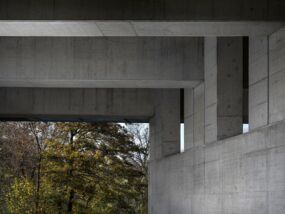 Erlaufbrücke der Umfahrungsstraße Wieselburg mit Sichtbeton von Wopfinger